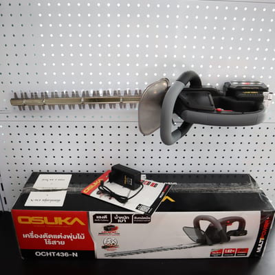 OSUKA เครื่องตัดแต่งพุ่มไม้ไร้สาย 15" 20V (แบต4Ah+ชาร์จเจอร์+กล่องสี)