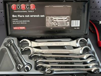 ชุดประแจหัวผ่า 8ตัว 8-32 Force